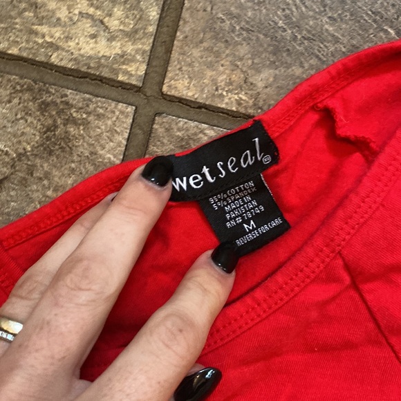 Red Cross-Back Crop-Top - Picture 2 of 3